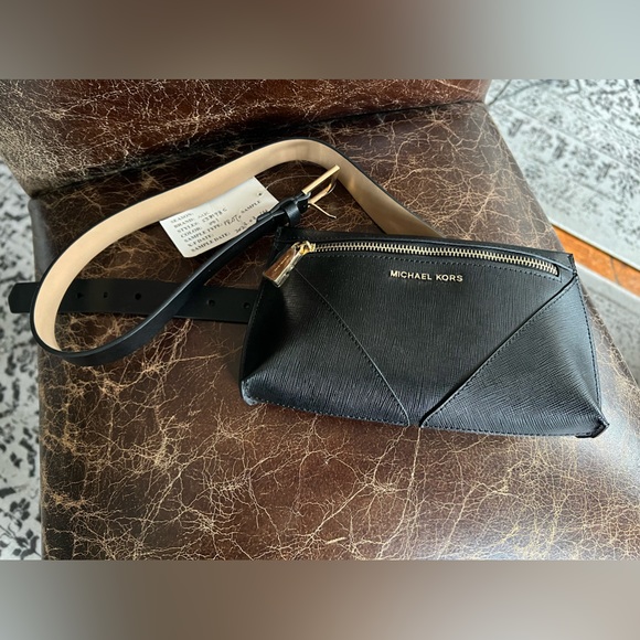 Michael Kors | Sample Belt Bag (Black) - Picture 2 of 5